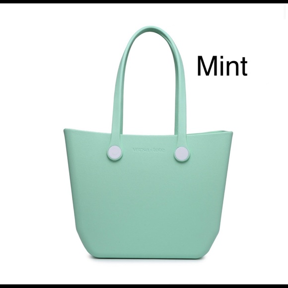 Versa Tote w/Bonus set interchangeable straps included - Picture 7 of 17
